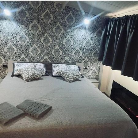 Suites Grey In Centro Randazzo Exterior photo